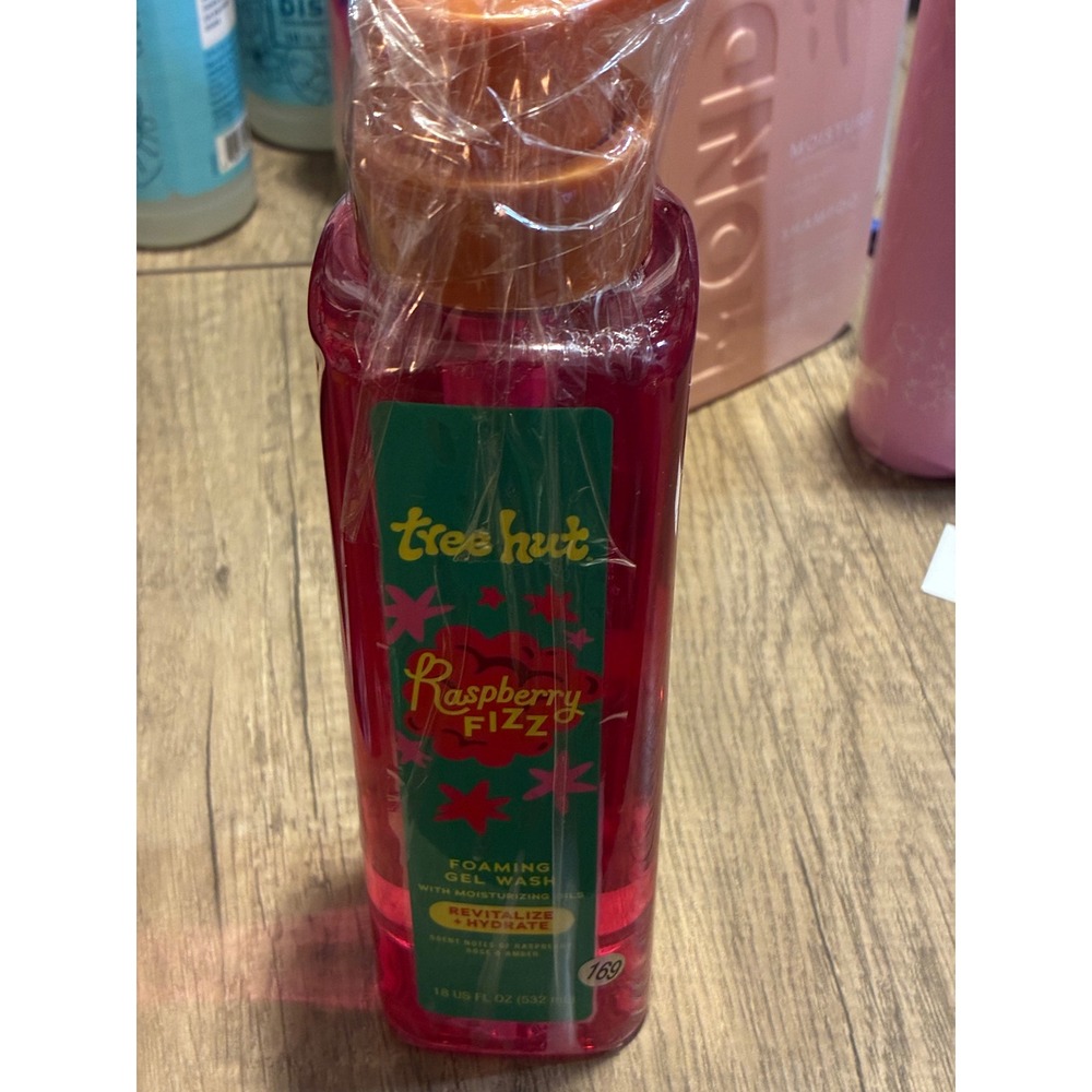 Tree Hut Raspberry Fizz Foaming Gel Wash 18oz Revitalize Hydrate Body Wash
